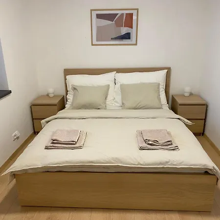 Aparthotel The Dante Praag